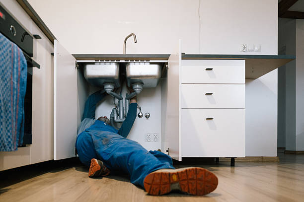Professional Emergency Plumber technician working in Columbus, NC